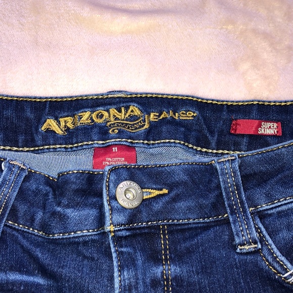 Arizona Brand Jeans With Embroidery & Patch - Picture 5 of 5